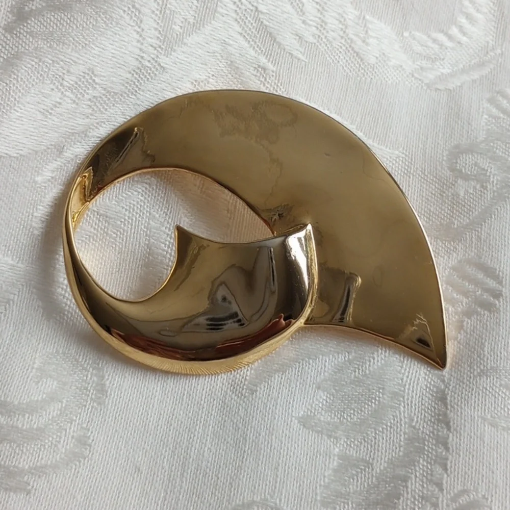 Modernist Wave Swirl Brooch 3